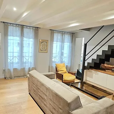 Family Duplex By Suitehomeparis * Parigi