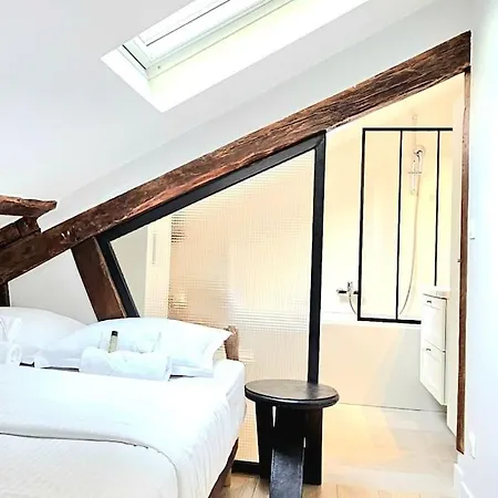Family Duplex By Suitehomeparis * Parigi